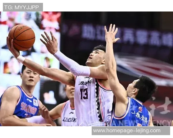 郭艾伦带领中国男篮迎战国际强队展现实力与团队精神